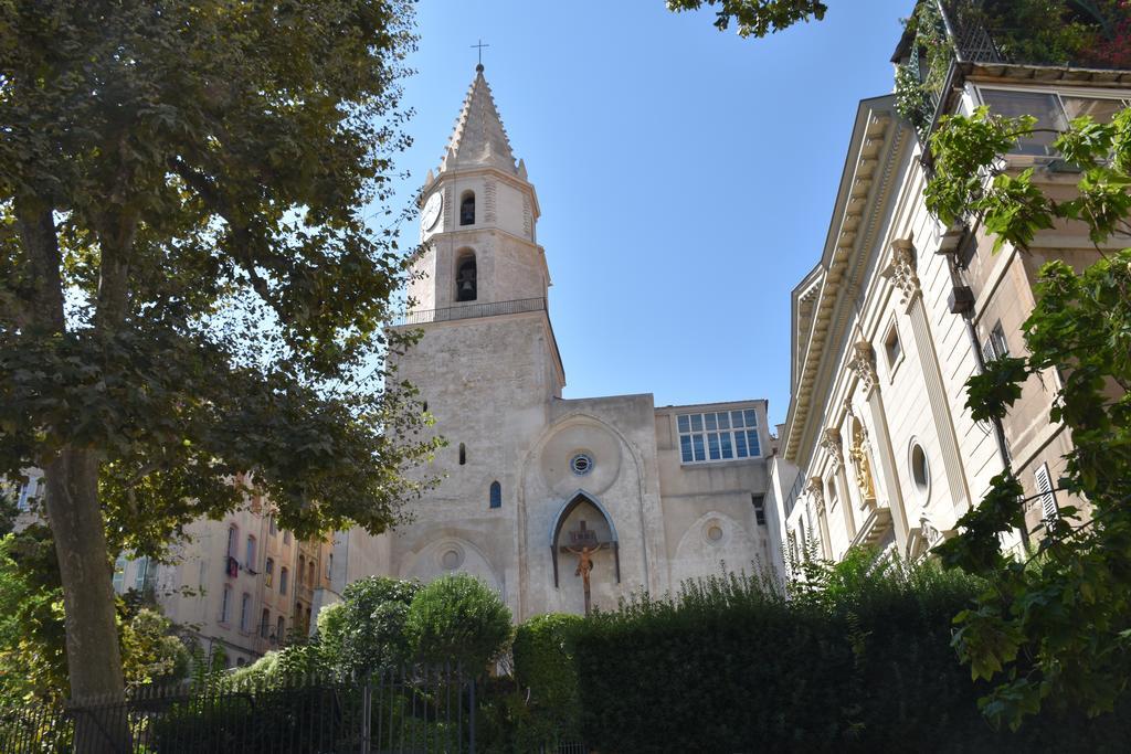 Sous Le Clocher Marseille Luaran gambar
